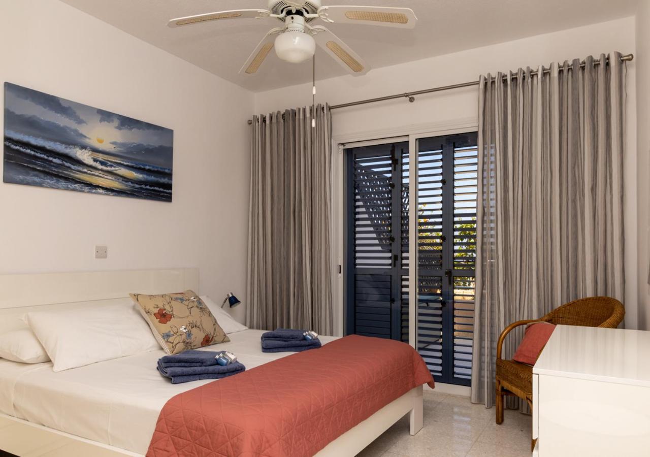 105 Kings Palace - Fabulous 2 Bed, 2 Bath, Large Patio With Garden - Sea Views Paphos Eksteriør billede