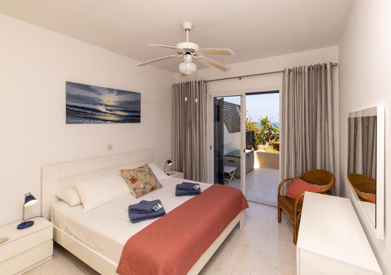 105 Kings Palace - Fabulous 2 Bed, 2 Bath, Large Patio With Garden - Sea Views Paphos Eksteriør billede