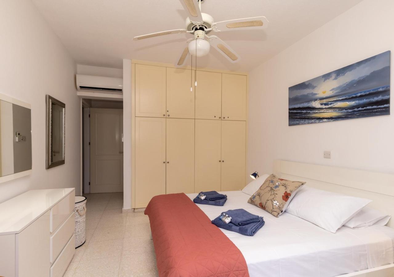 105 Kings Palace - Fabulous 2 Bed, 2 Bath, Large Patio With Garden - Sea Views Paphos Eksteriør billede
