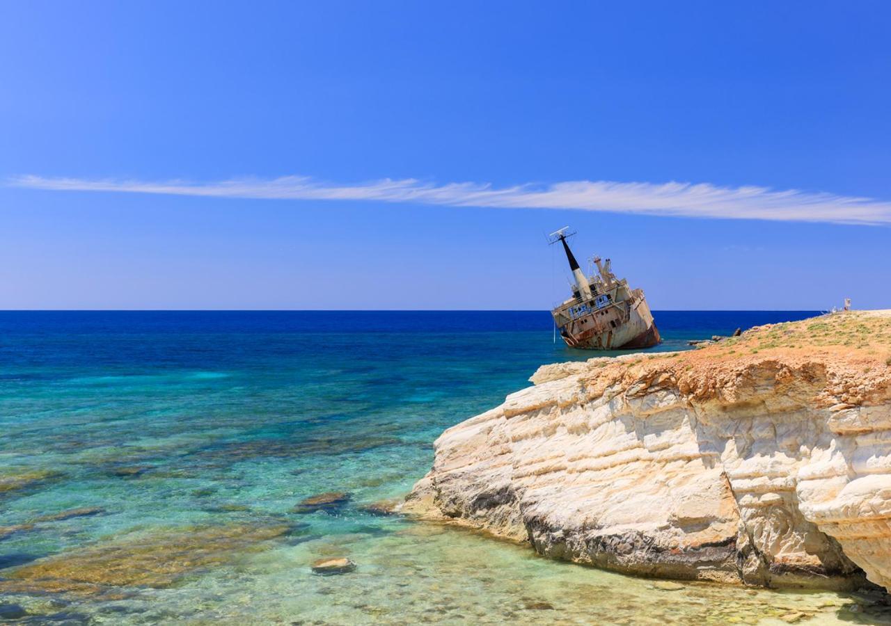 105 Kings Palace - Fabulous 2 Bed, 2 Bath, Large Patio With Garden - Sea Views Paphos Eksteriør billede