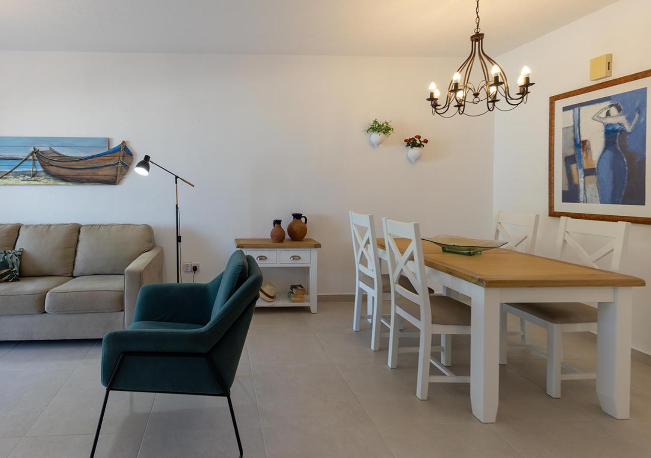 105 Kings Palace - Fabulous 2 Bed, 2 Bath, Large Patio With Garden - Sea Views Paphos Eksteriør billede