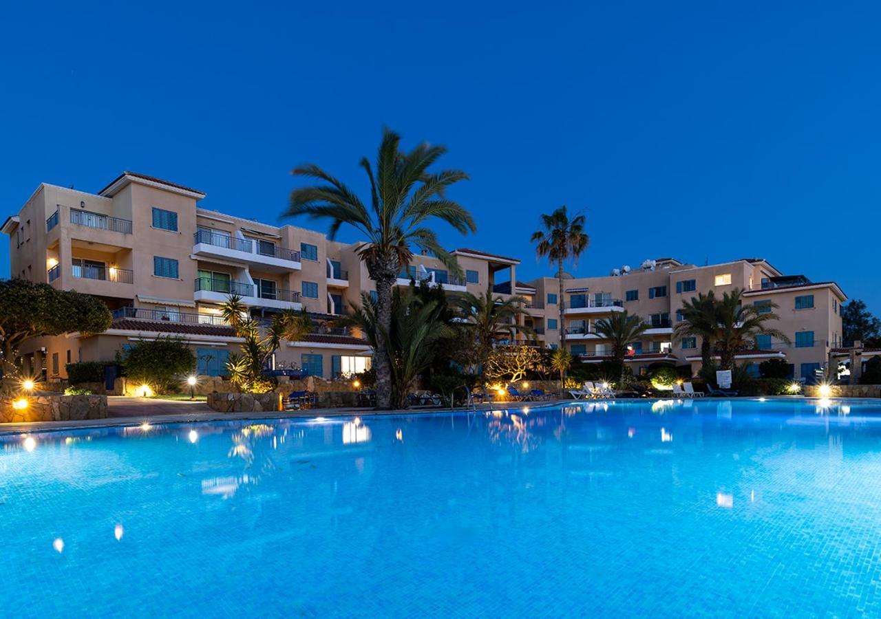 105 Kings Palace - Fabulous 2 Bed, 2 Bath, Large Patio With Garden - Sea Views Paphos Eksteriør billede