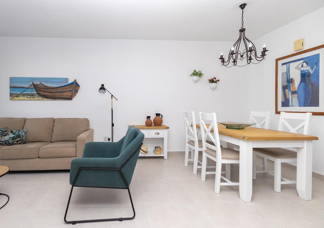 105 Kings Palace - Fabulous 2 Bed, 2 Bath, Large Patio With Garden - Sea Views Paphos Eksteriør billede