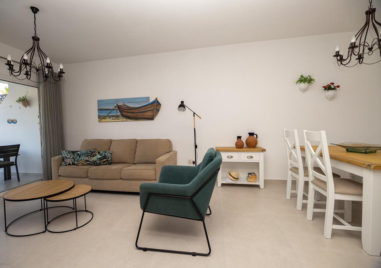 105 Kings Palace - Fabulous 2 Bed, 2 Bath, Large Patio With Garden - Sea Views Paphos Eksteriør billede
