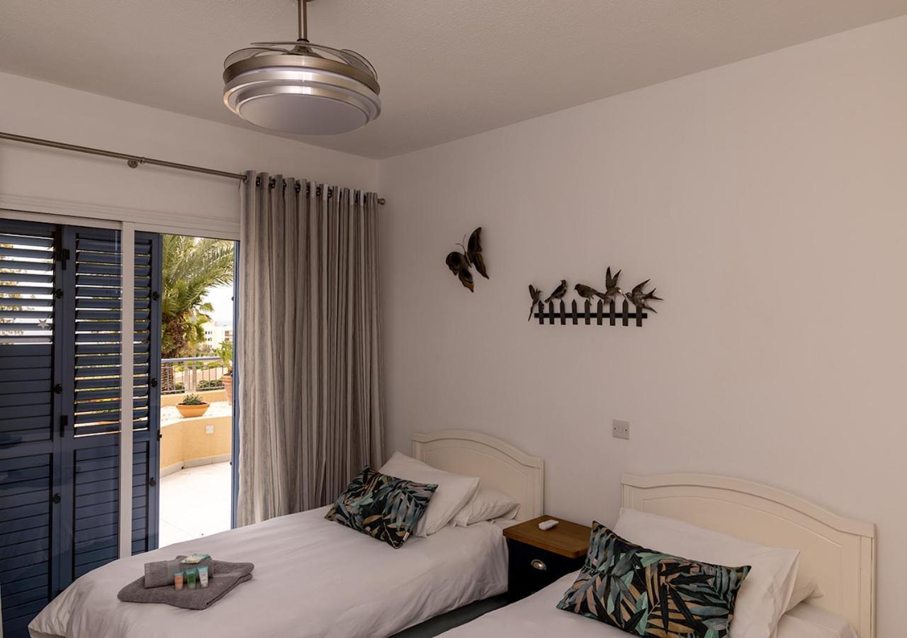 105 Kings Palace - Fabulous 2 Bed, 2 Bath, Large Patio With Garden - Sea Views Paphos Eksteriør billede