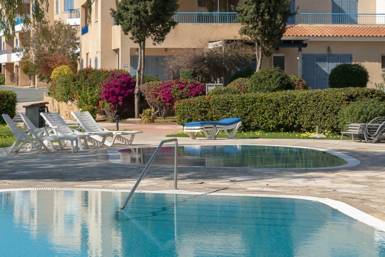 105 Kings Palace - Fabulous 2 Bed, 2 Bath, Large Patio With Garden - Sea Views Paphos Eksteriør billede