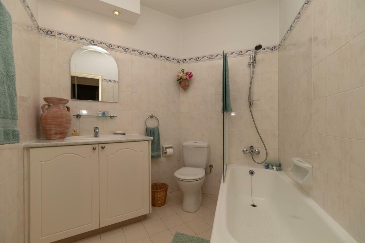 105 Kings Palace - Fabulous 2 Bed, 2 Bath, Large Patio With Garden - Sea Views Paphos Eksteriør billede
