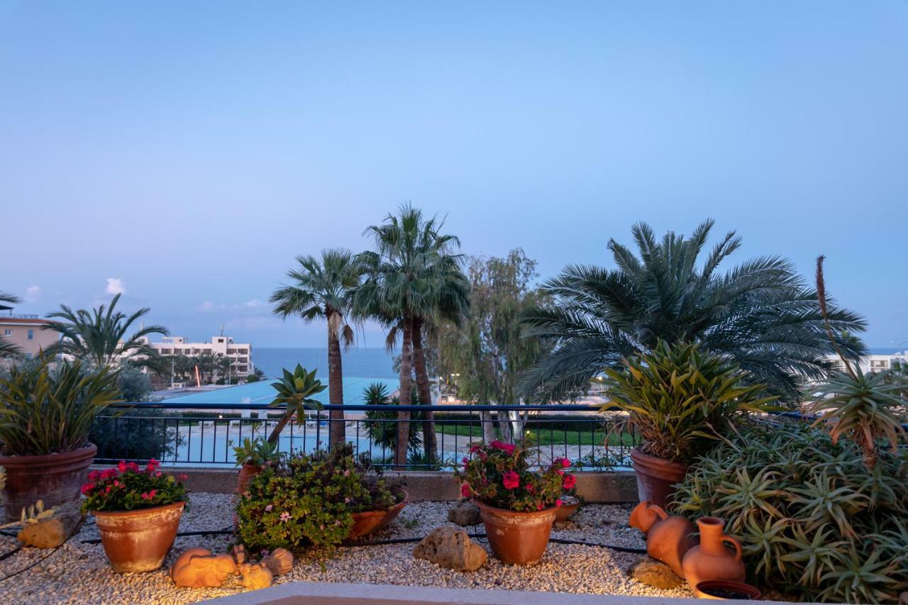105 Kings Palace - Fabulous 2 Bed, 2 Bath, Large Patio With Garden - Sea Views Paphos Eksteriør billede