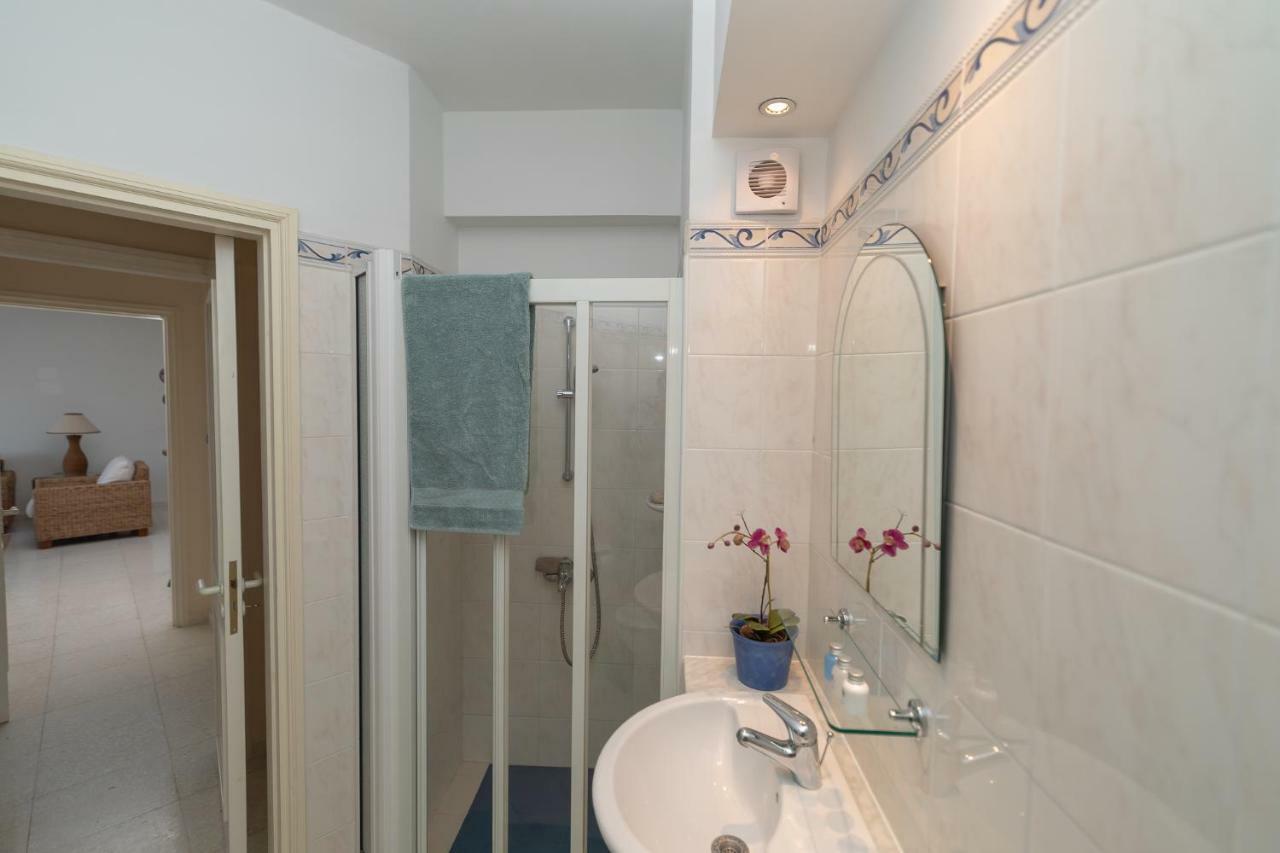 105 Kings Palace - Fabulous 2 Bed, 2 Bath, Large Patio With Garden - Sea Views Paphos Eksteriør billede